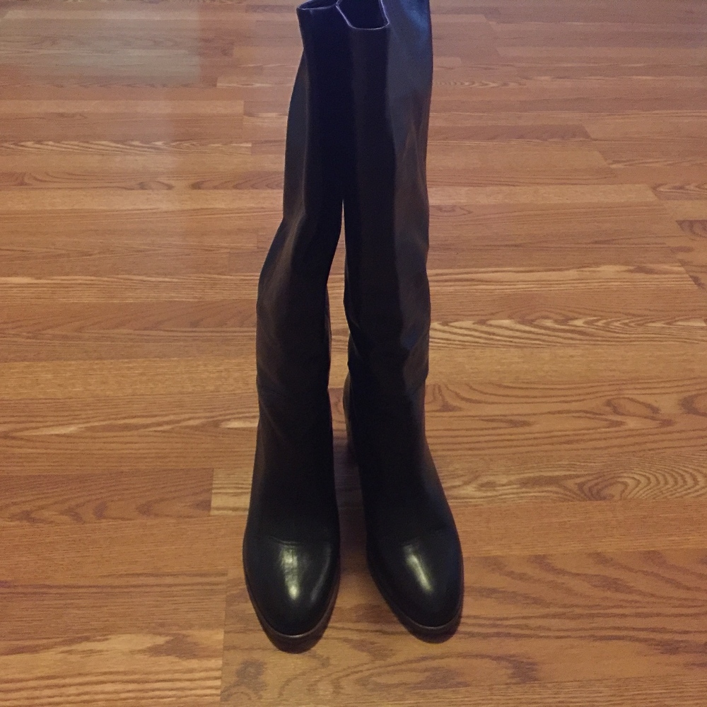 LEATHER BOOTS
